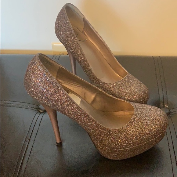 Heels - Picture 2 of 6